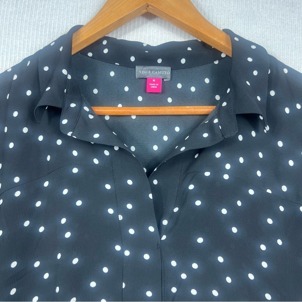Vince Camuto NWT Popover Blouse Women’s Size Medium Polka Dot - Picture 2 of 10